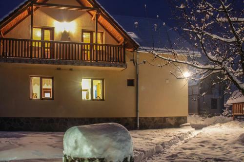 Hostal S�vid�k Guesthouse