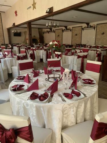 Hotel Pensiune Restaurant Rustic Rm Sarat