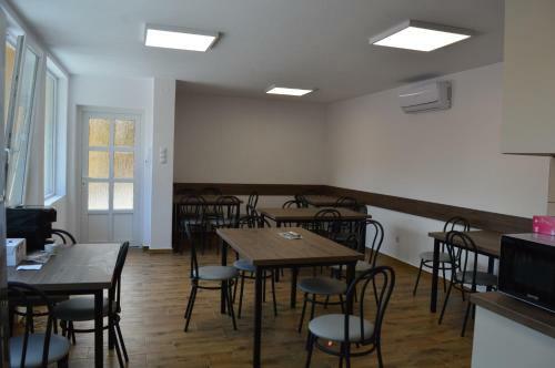 Hostal Cazare 77