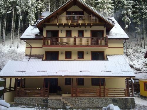 Hostal Pensiunea Valea Cascadelor