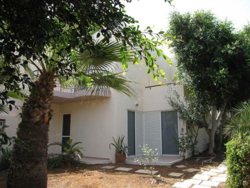 Elizabeth Apartments