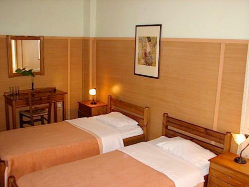 Earini Rooms And Apartments