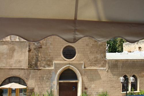 Earini Rooms And Apartments