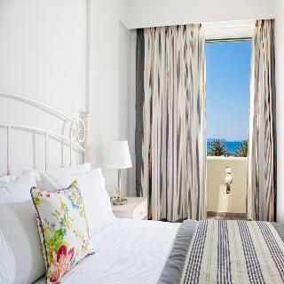 Finikas Hotel