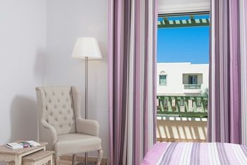 Finikas Hotel