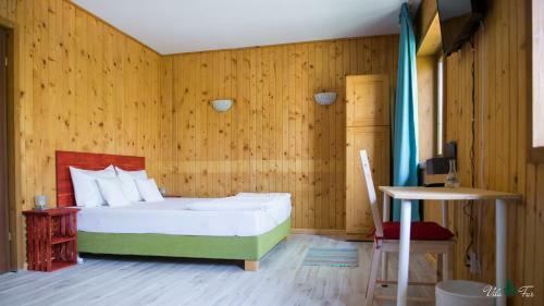 Hostal Vila Far