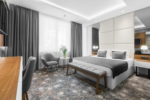 Sky Hotel