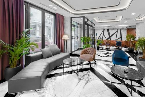 Sky Hotel