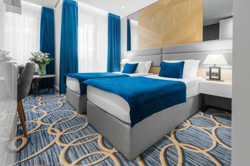 Sky Hotel