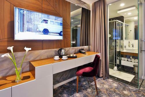 Sky Hotel
