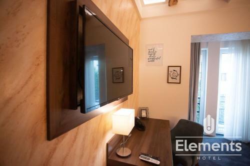 Hotel Elements