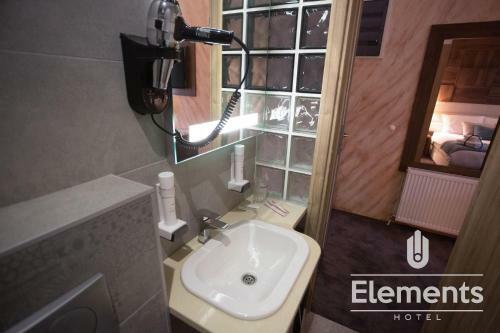 Hotel Elements