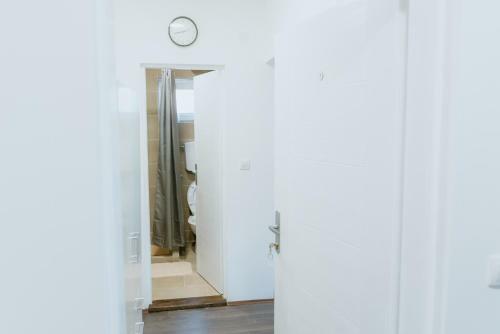 Apartamento Rent A Room Aleksic
