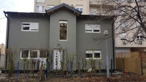 Apartamento Rent A Room Aleksic