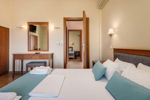 Mikra Anogia Villas