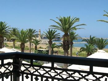 Hostal The Sea Front Rent Rooms