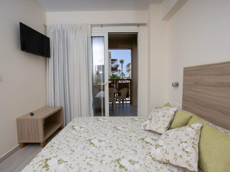 Ilian Beach & Apartments