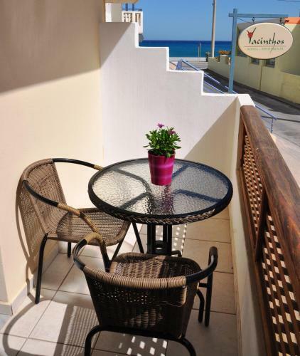 Aparthotel Yacinthos