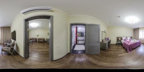 Hotel ?????
