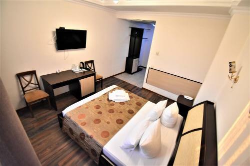 Sacra Hotel
