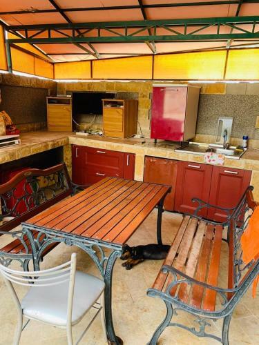 Hostal Ten Zero Six Guest House