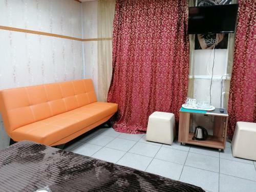 999 Gold Hotel