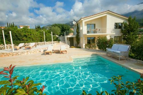 Villa Ideales Resort
