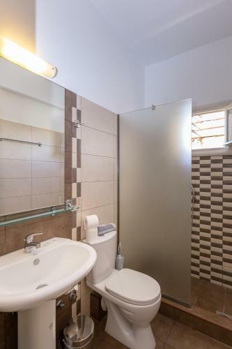 Rapanos Apartments