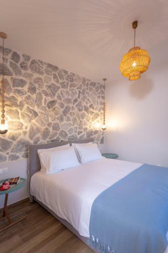 Rapanos Apartments