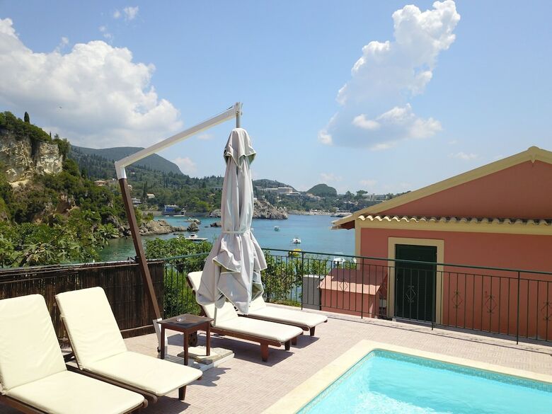 Akis Apartments