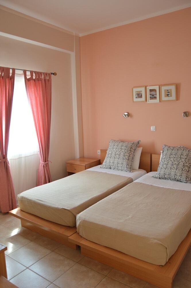 Akis Apartments
