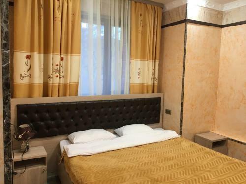 Hotel Versailles