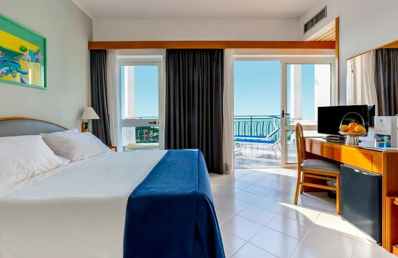 Hotel Carlton International