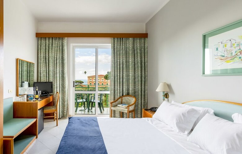 Hotel Carlton International