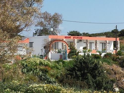 Hostal Nikos Studios