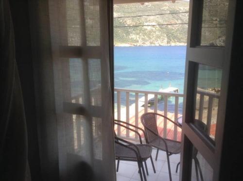 Hostal Rooms Akrotiri
