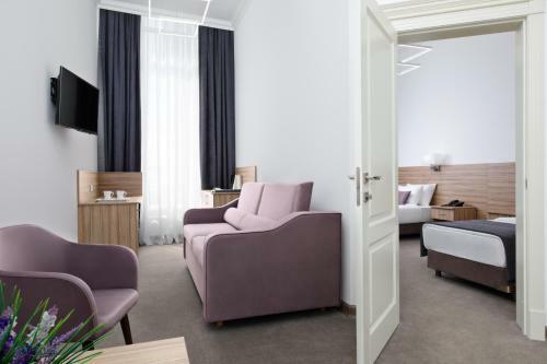 Hotel Orlinye Skaly