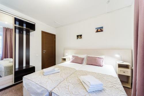 Simple Bon Voyage Hotel