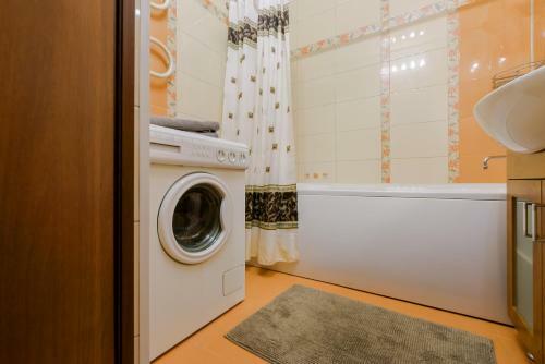 Apartamento Flat On Bogatyrskiy