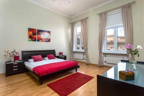 Peter The Great Apartments In Centre With View