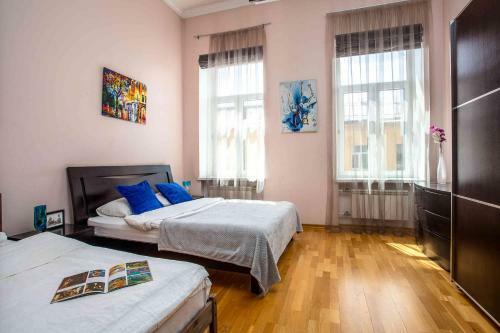 Peter The Great Apartments In Centre With View