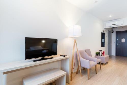 Maximus Apartments In Avenue