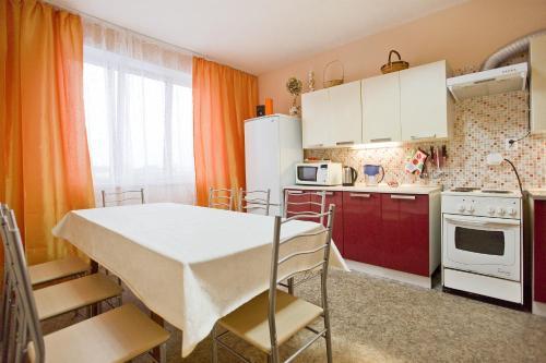 Apartments On Komendantskiy Pr 17/2