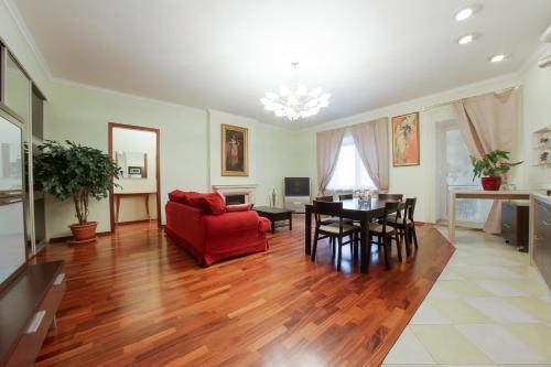Hth24 Apartments On Marata 14
