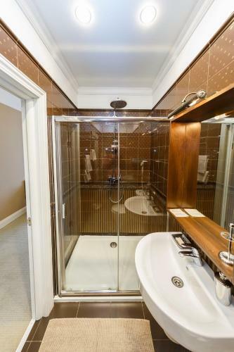 Sarov Hotel