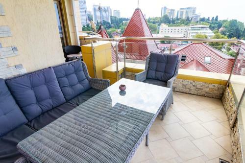 See View Apartment With A Big Terrace