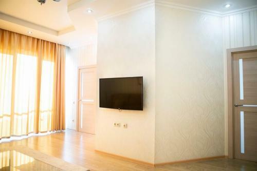 Ideal House Apart