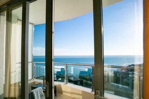 Ideal House Apart