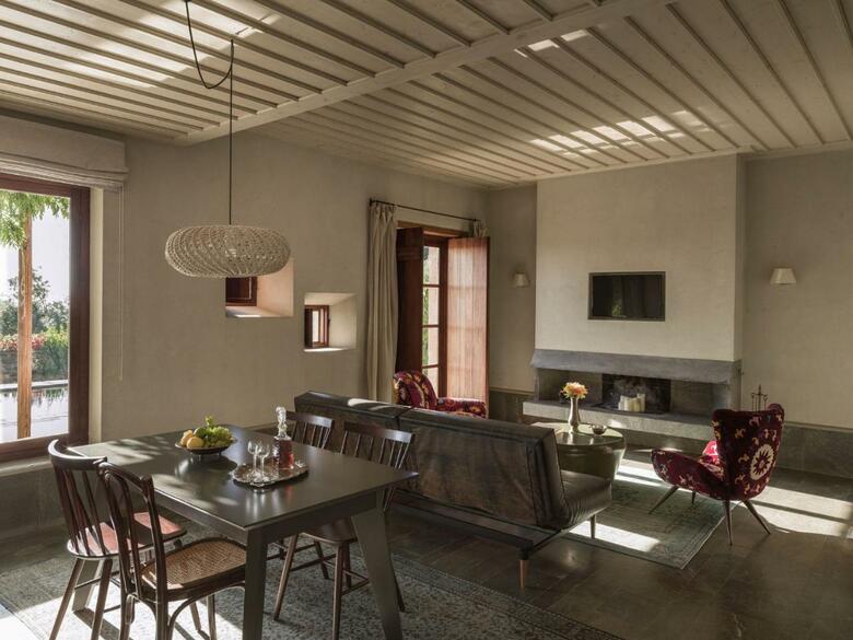 Kinsterna Hotel & Spa