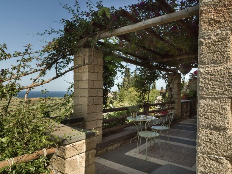 Kinsterna Hotel & Spa